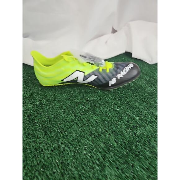 Athletic_Shoes